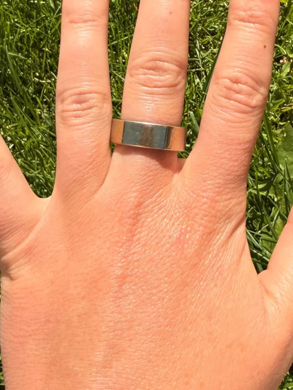 Gold Size 9 Oura Ring Generation 3 w/ Charger